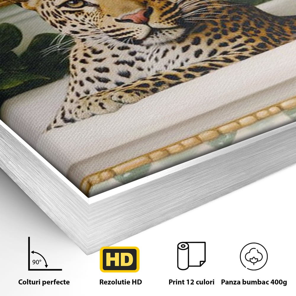 Detaliu al suprafetei: tablou canvas cu leopard in cada, in rama de aluminiu argintiu